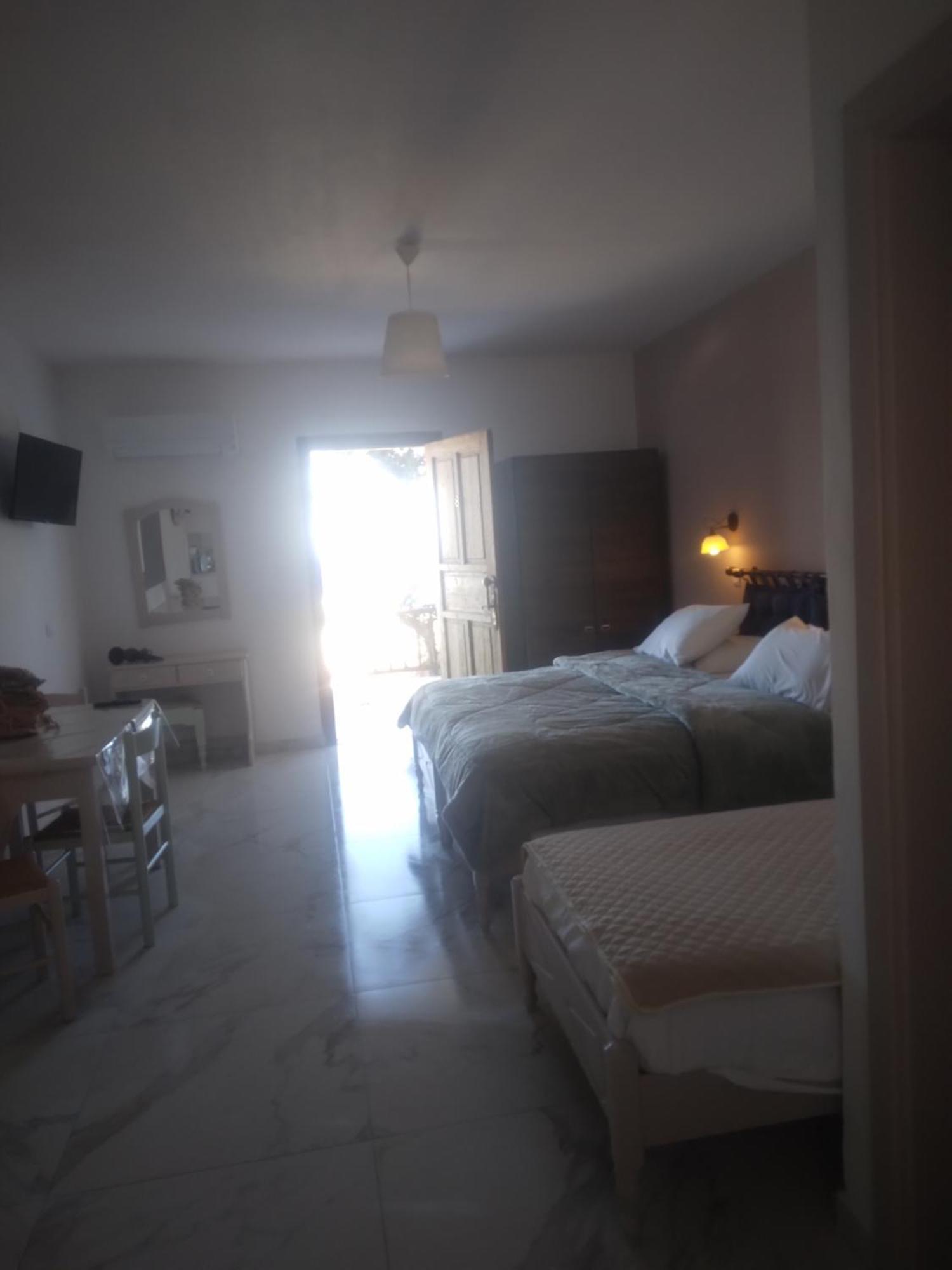 Maria Apartments Amoopi Esterno foto